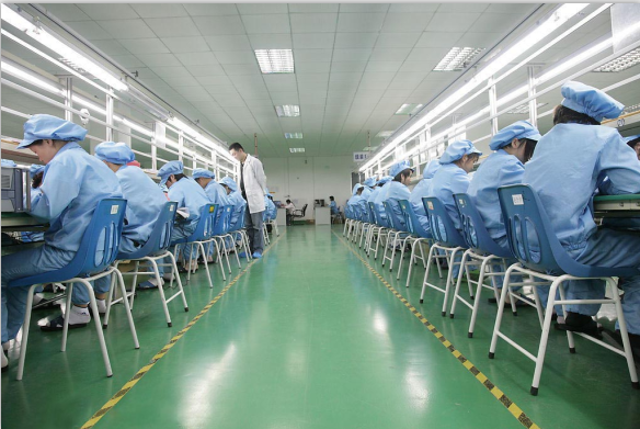 深圳晶振工廠車(chē)間作業(yè)實(shí)景